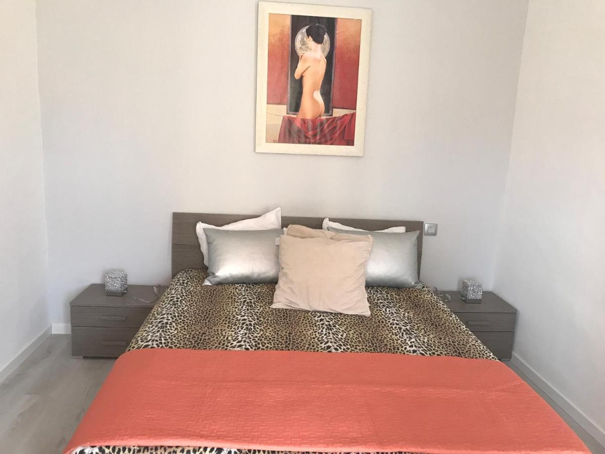 Appartement Terrasse Dans Palace Centre Ville Menton Exterior photo